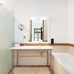 Отель Kim Im Park 4*