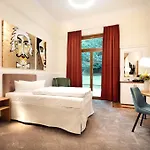 Отель Kim Im Park 4*